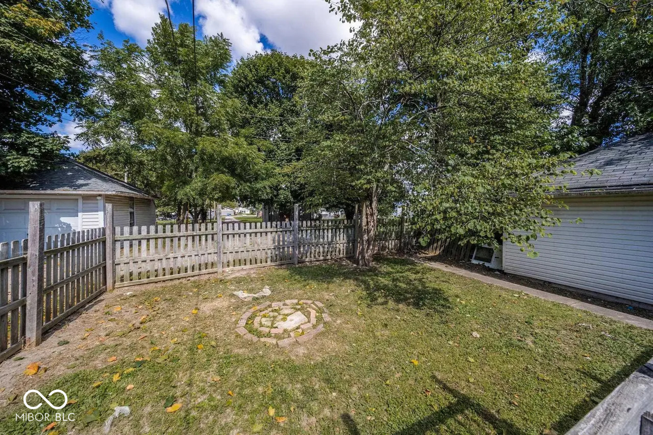 2406 Broad Street New Castle, IN 47362 - Photo 3 of 11