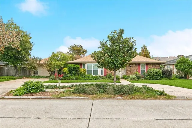 $420,000 | 4717 Transcontinental Drive, Metairie, LA 70006