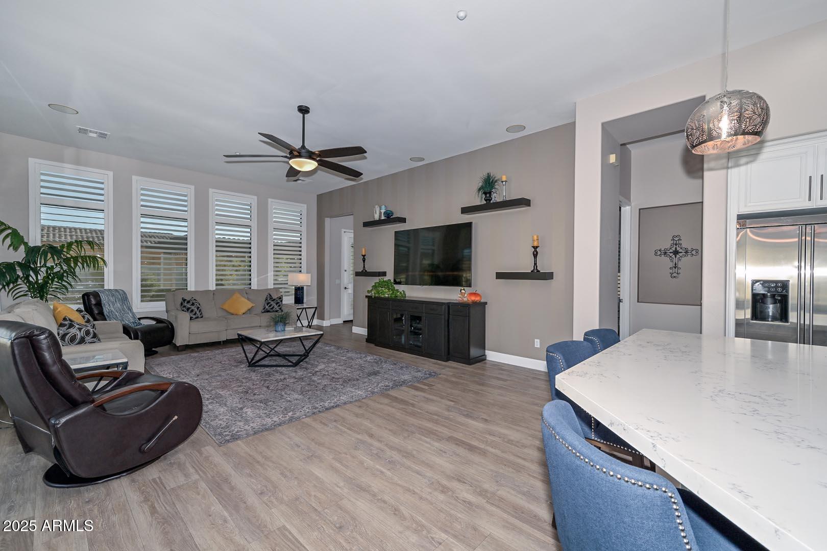 9133 West Andrea Drive Peoria, AZ 85383 - Photo 13 of 41 Kitchen-Great Room2