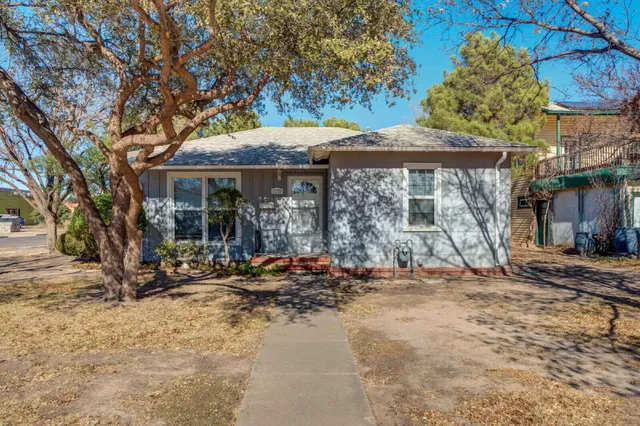 $2,100 | 2710 27th Street, Lubbock, TX 79410