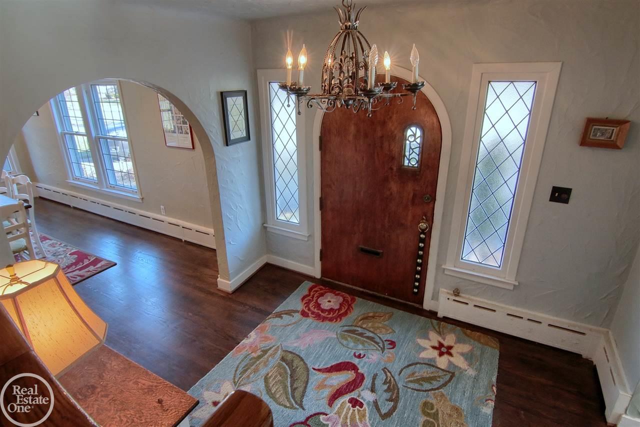 1033 Bishop Road Grosse Pointe Park, MI 48230 - Photo 4 of 37