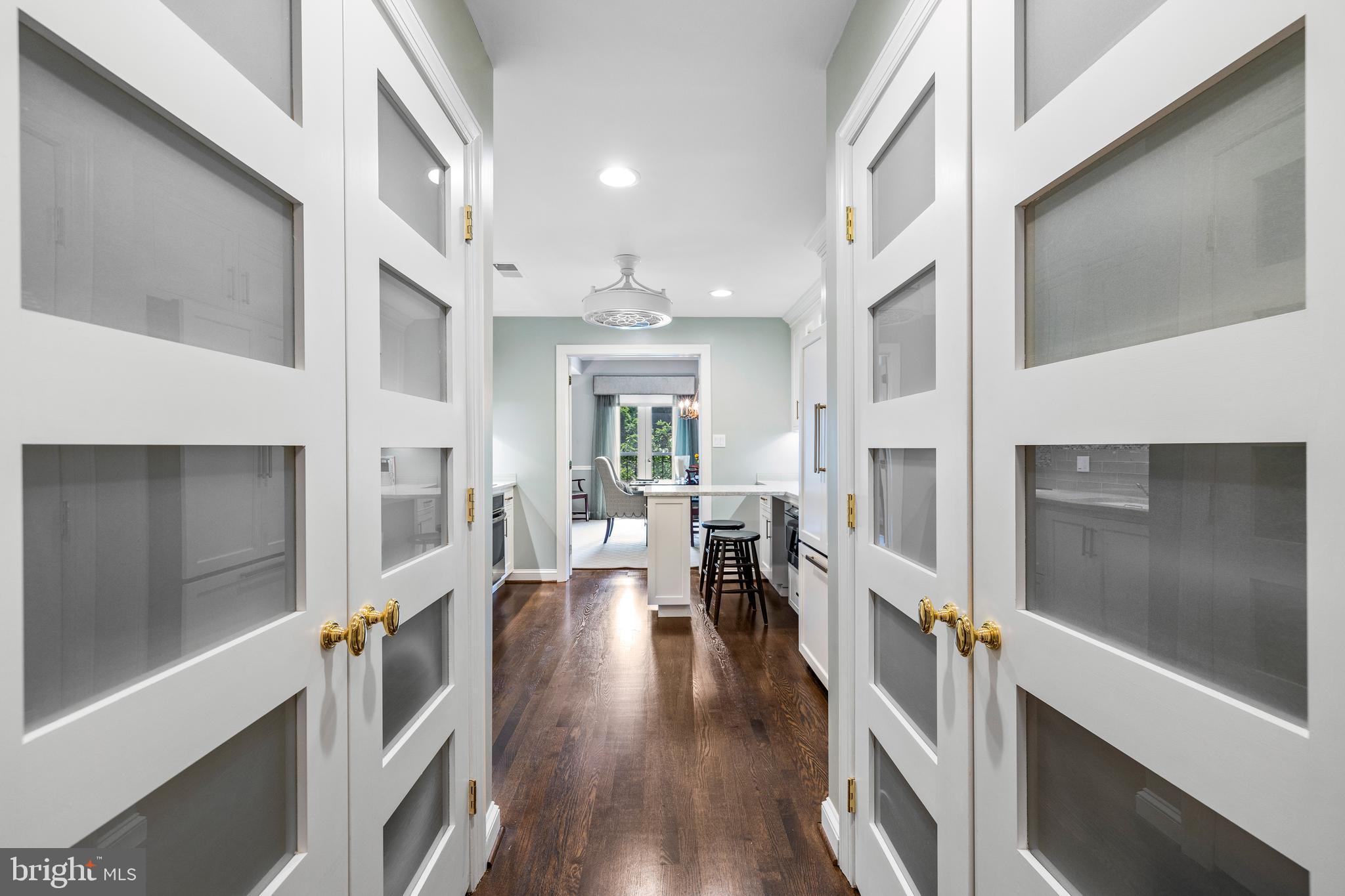 11 Devon Hill Road, Unit B7 Baltimore, MD 21210 - Photo 5 of 36 Kitchen view