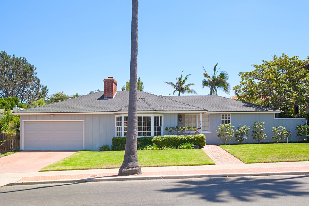 6323 Avenida Cresta La Jolla, CA 92037 - Photo 2 of 18