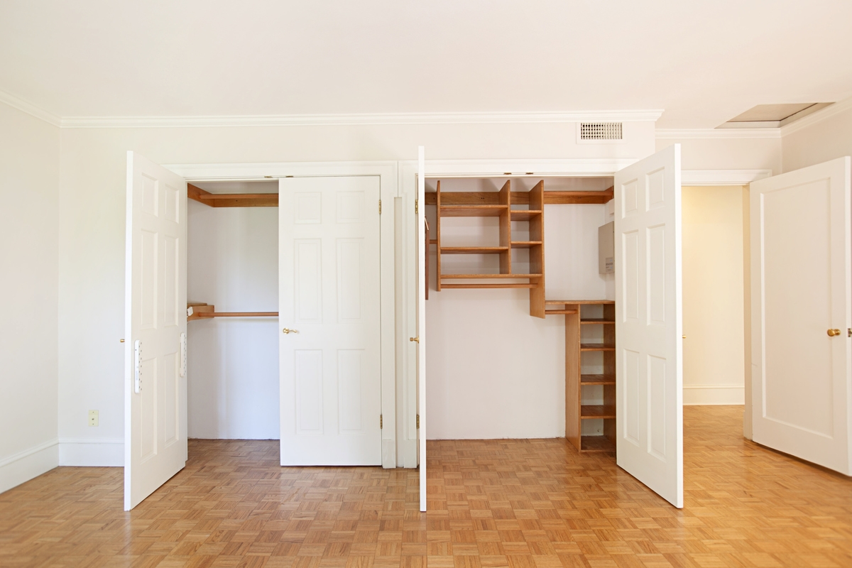 6323 Avenida Cresta La Jolla, CA 92037 - Photo 7 of 18