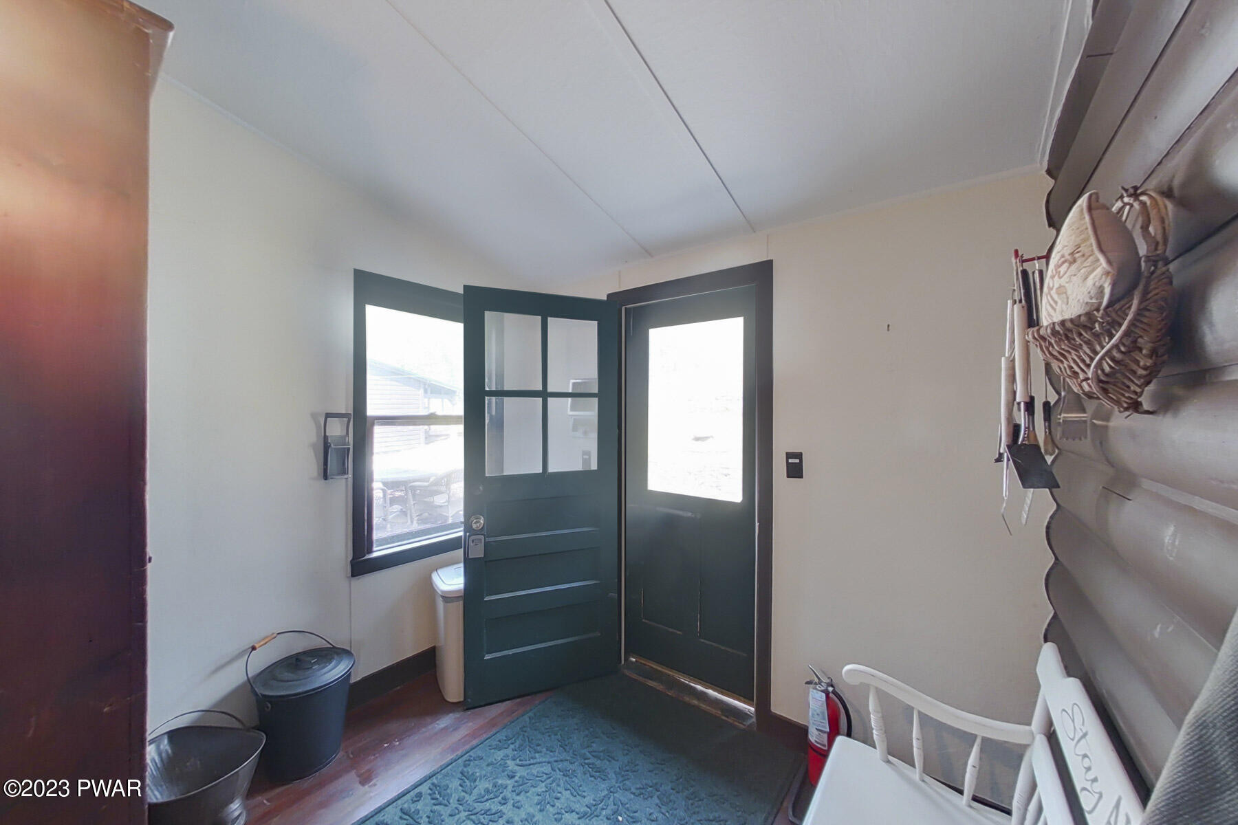 730 Raymondskill Road Milford, PA 18337 - Photo 27 of 54 32 Mud Room