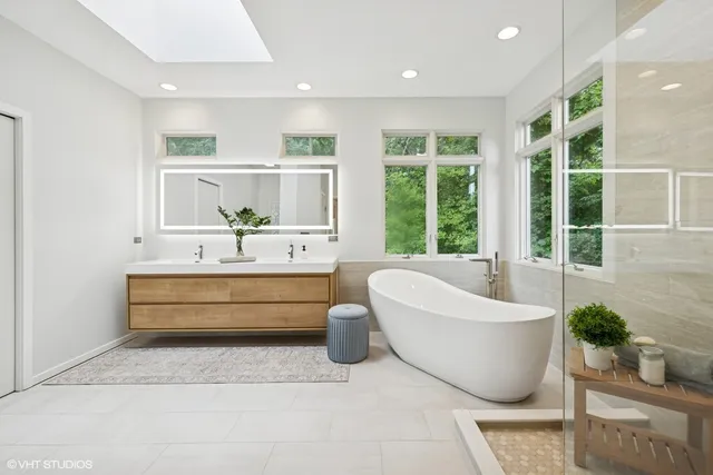 $699,900 | 4017 Niblick Court, Crystal Lake, IL 60012