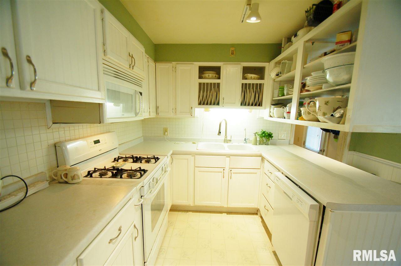 107 Rio Drive Washington, IL 61571 - Photo 3 of 31 Gallery Image 3