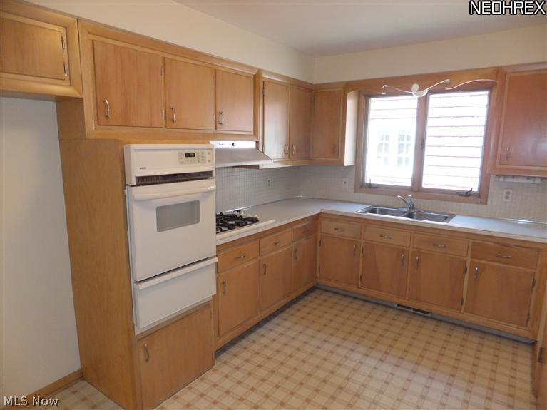 6286-6284 Stanbury Road Parma, OH 44129 - Photo 4 of 20