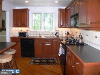 525 Forest Road Wayne, PA 19087 - Photo 4 of 12