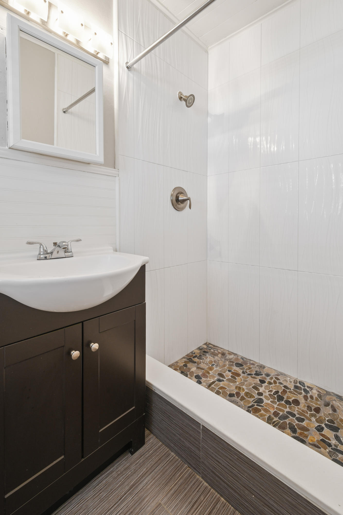 3021 North Ocean Drive, Unit 9 Riviera Beach, FL 33404 - Photo 8 of 18 3021 N Ocean #9 bath (2)