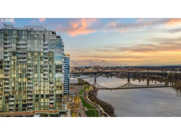$1,425,000 | 841 Southwest Gaines Street, Unit 1412, Portland, OR 97239