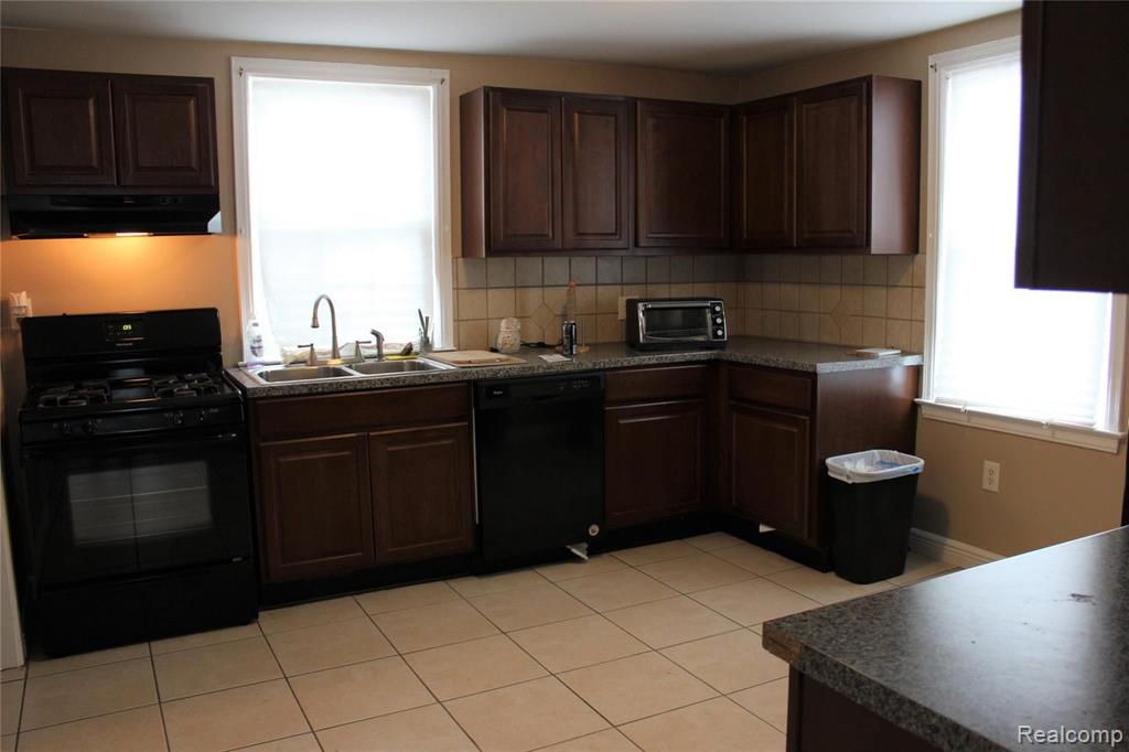 21345 31 Mile Road Ray, MI 48096 - Photo 4 of 9