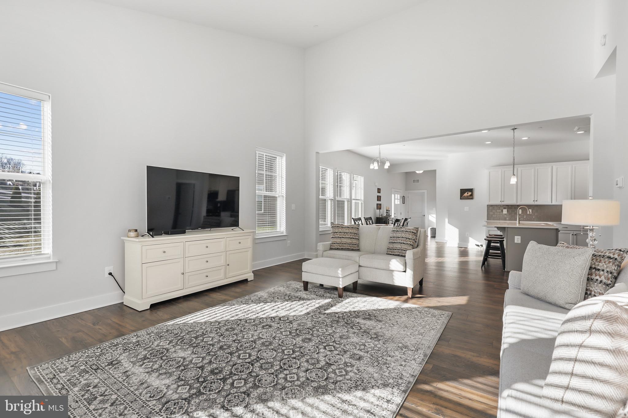 2896 Town View Circle New Windsor, MD 21776 - Photo 5 of 36 Living Room