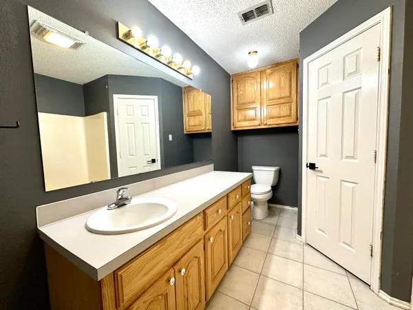 $1,425 | 6106 9th Street, Lubbock, TX 79416