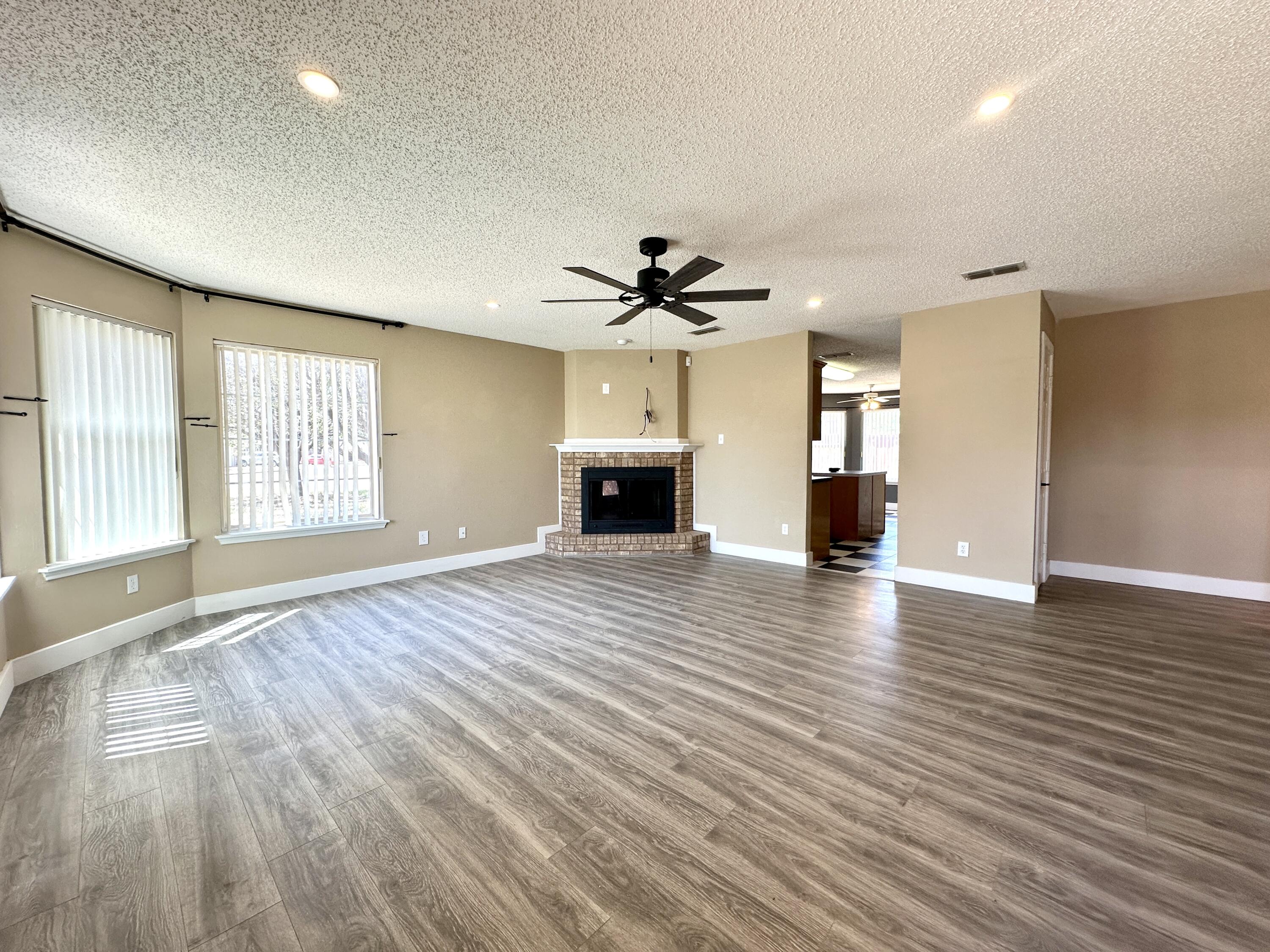 6106 9th Street Lubbock, TX 79416 - Photo 2 of 18 IMG_5020