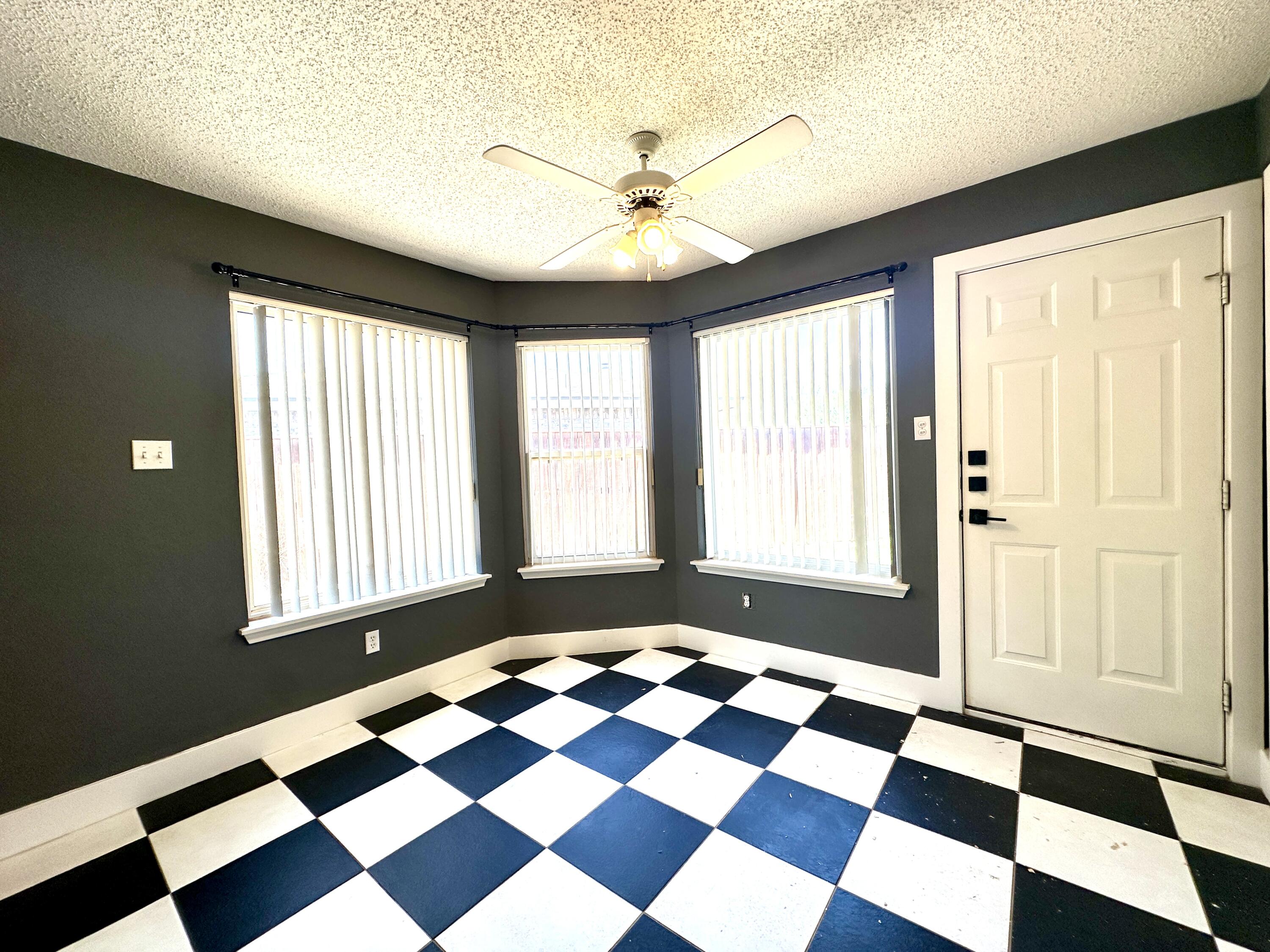 6106 9th Street Lubbock, TX 79416 - Photo 7 of 18 IMG_5025