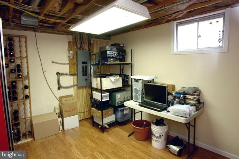 24408 Hanson Road Gaithersburg, MD 20882 - Photo 23 of 30 Storage room!