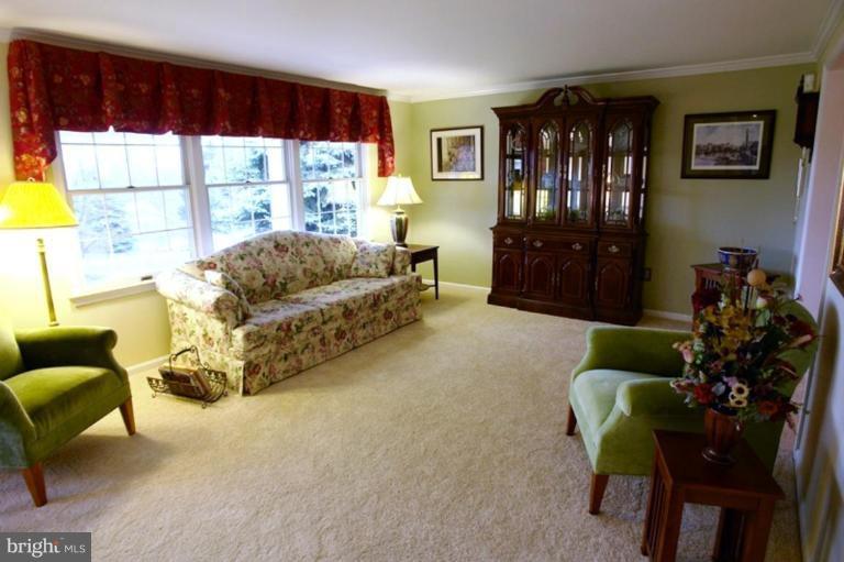 24408 Hanson Road Gaithersburg, MD 20882 - Photo 5 of 30 New wall to wall carpet!