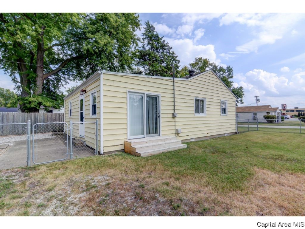 1401 Chalmers Street Springfield, IL 62703 - Photo 4 of 36