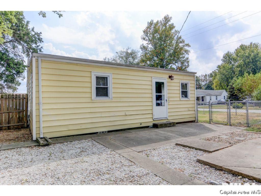 1401 Chalmers Street Springfield, IL 62703 - Photo 6 of 36