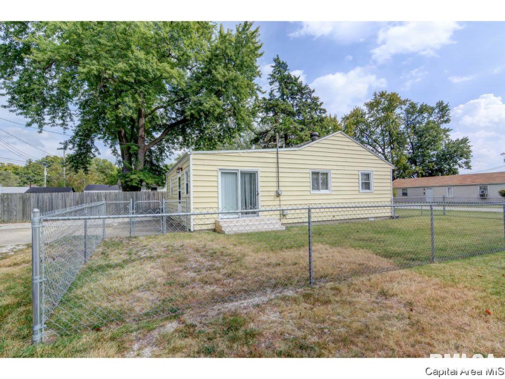 1401 Chalmers Street Springfield, IL 62703 - Photo 7 of 36