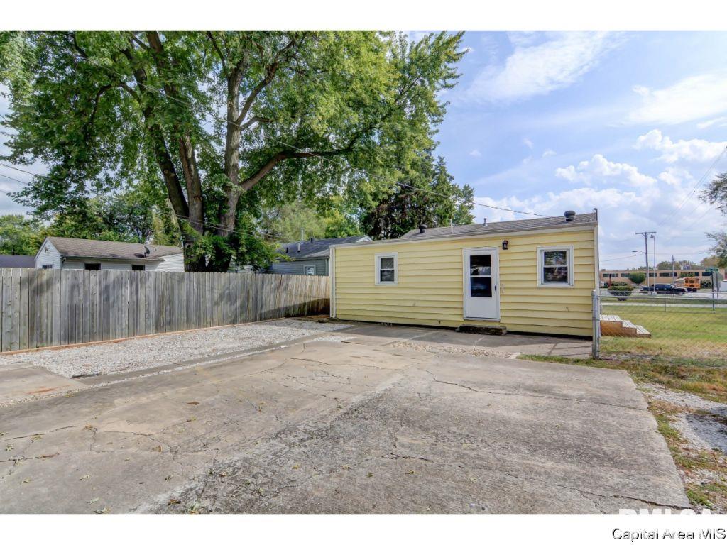 1401 Chalmers Street Springfield, IL 62703 - Photo 8 of 36