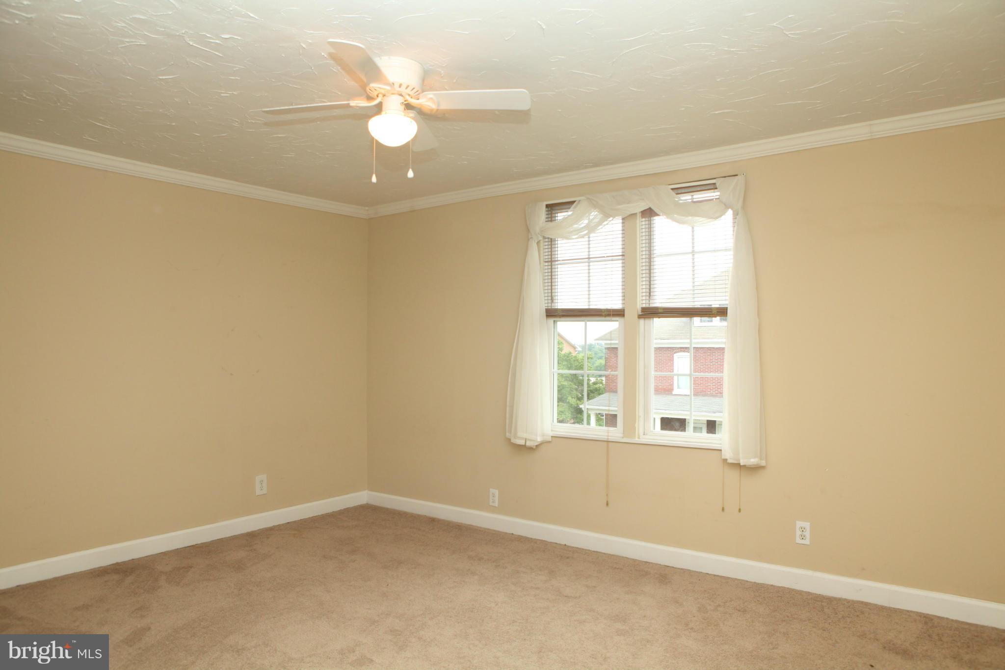 537 Ridge Avenue Hagerstown, MD 21740 - Photo 11 of 26 Second Bedroom