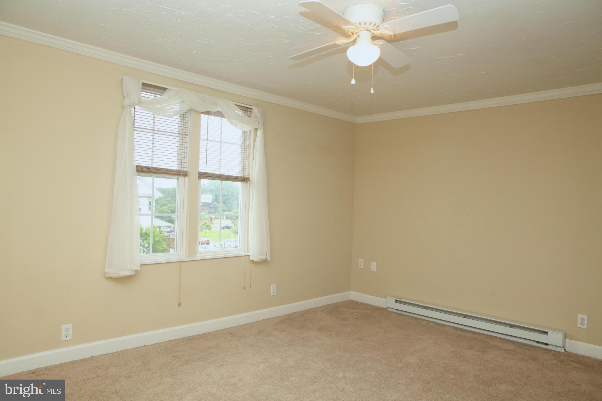537 Ridge Avenue Hagerstown, MD 21740 - Photo 12 of 26 Second Bedroom