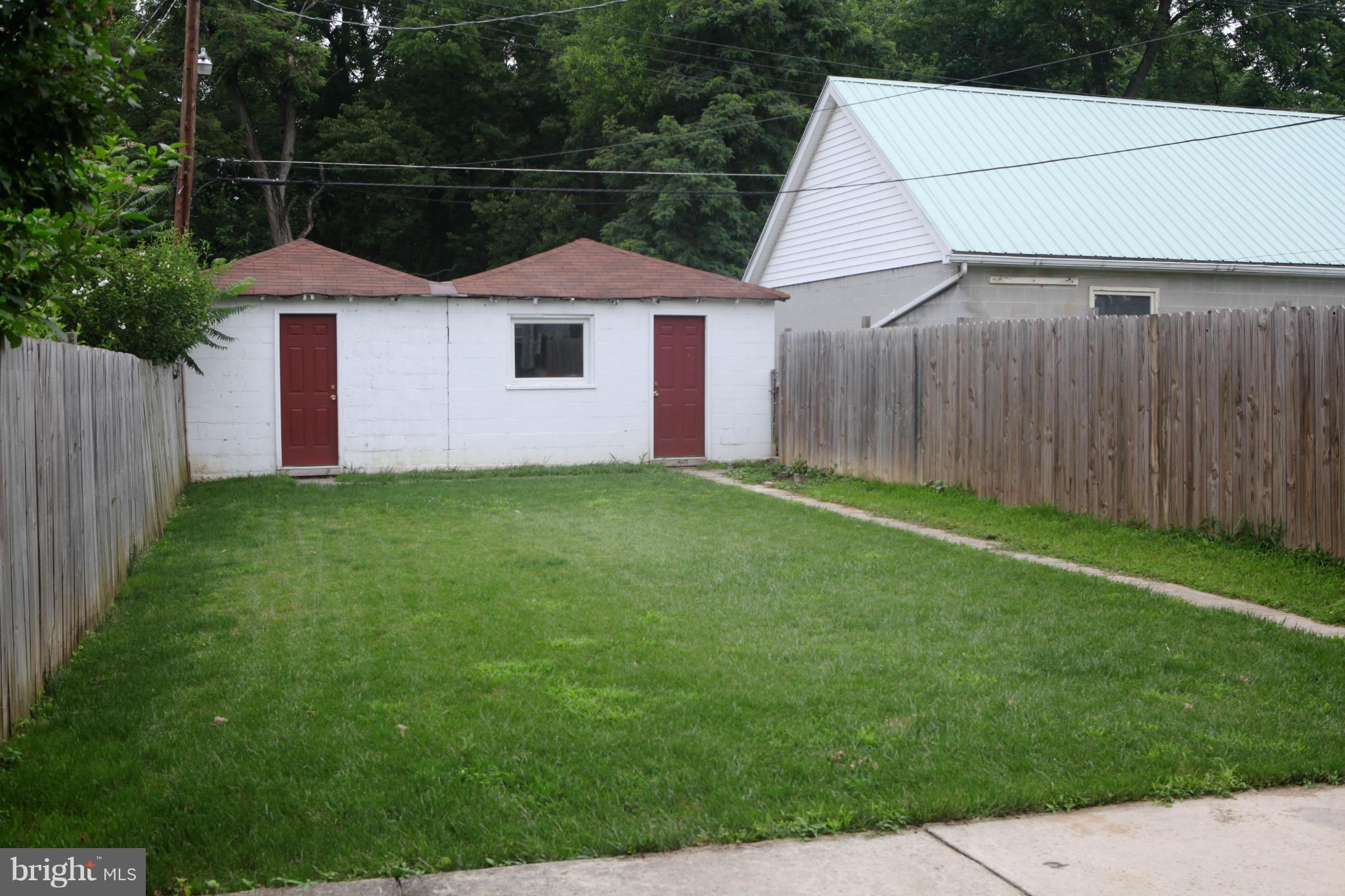 537 Ridge Avenue Hagerstown, MD 21740 - Photo 23 of 26 Fenced back yard