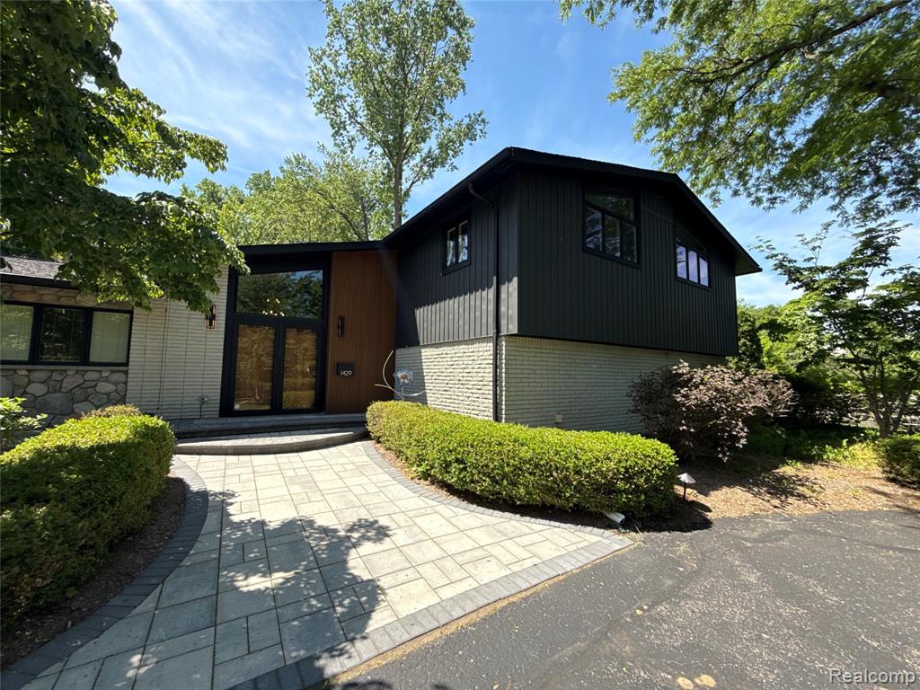 1429 Quarton Road Birmingham, MI 48009 - Photo 4 of 51