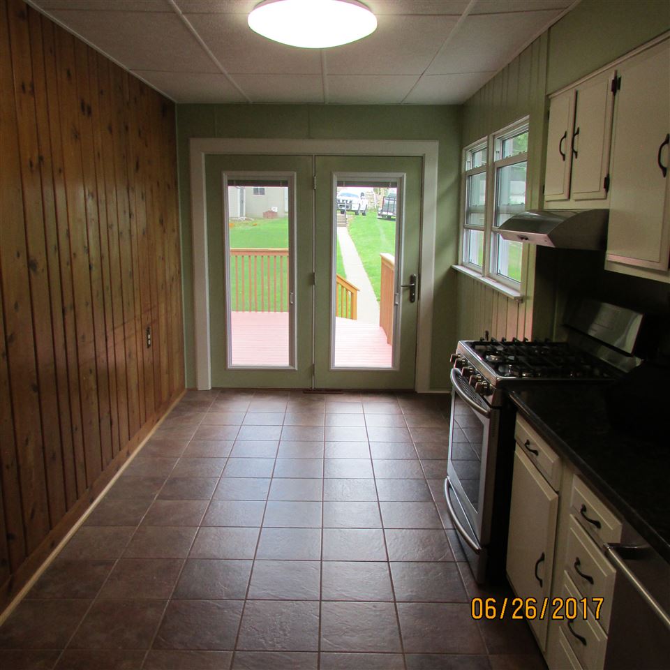 3142 Telegraph Road Davenport, IA 52804 - Photo 4 of 24 Gallery Image 4