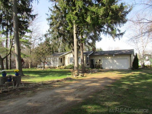 2277 North Lakeshore Road Carsonville, MI 48419 - Photo 5 of 25 31347379-4.JPG