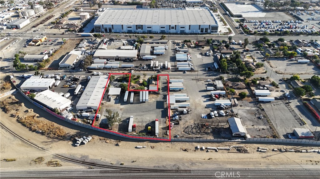 14770 Boyle Avenue Fontana, CA 92337 - Photo 24 of 26 a room with lots of different colored cloths