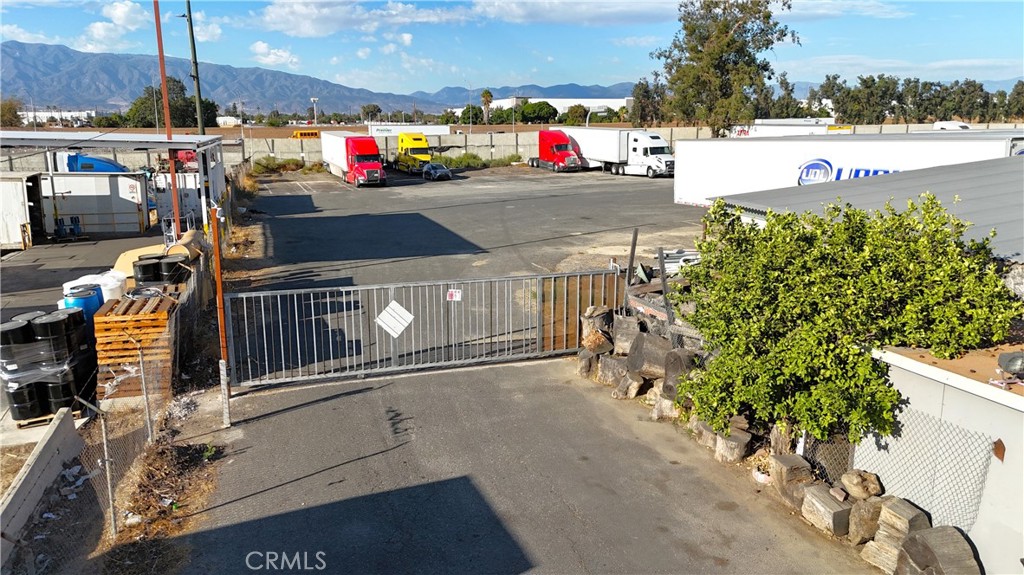 14770 Boyle Avenue Fontana, CA 92337 - Photo 5 of 26 an outdoor space with lots of white furniture