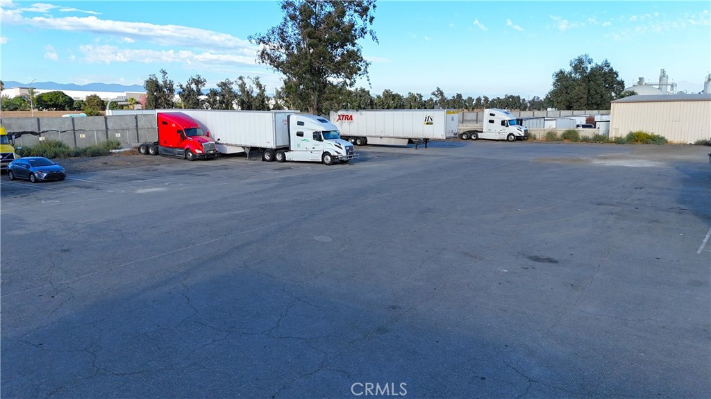 14770 Boyle Avenue Fontana, CA 92337 - Photo 10 of 26 a view of a street