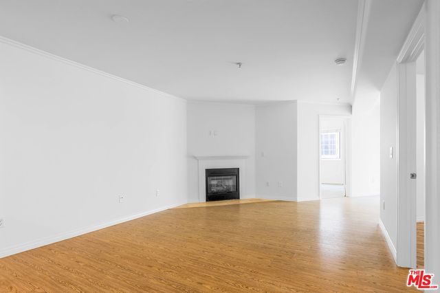 $520,000 | 2811 Francis Avenue, Unit 207, Los Angeles, CA 90005