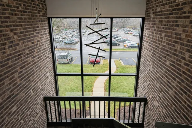 $229,900 | 1462 Stonebridge Circle, Unit F10, Wheaton, IL 60189