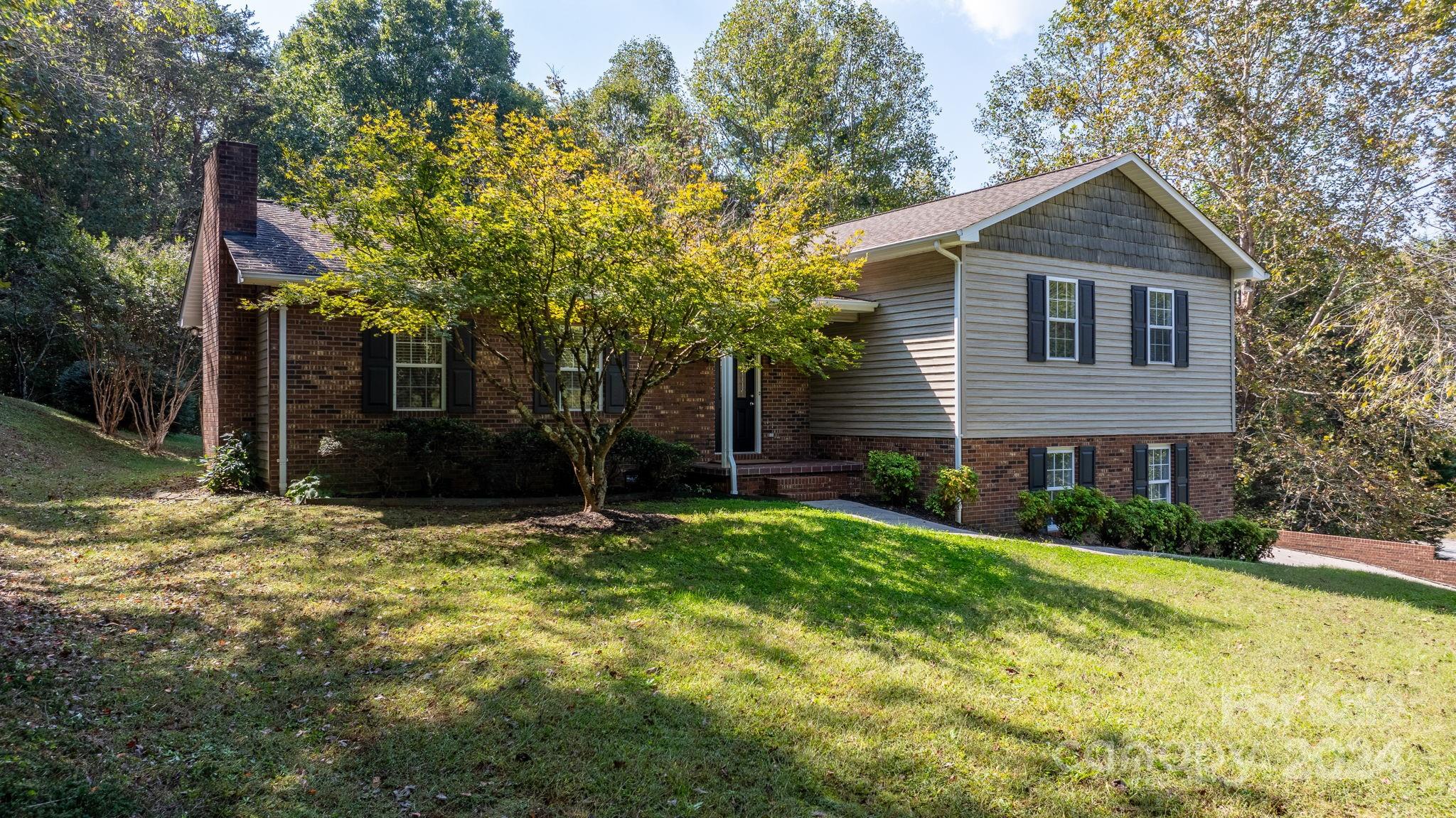 3511 Raintree Drive Hudson, NC 28638 - Photo 1 of 36 Gallery Image 1