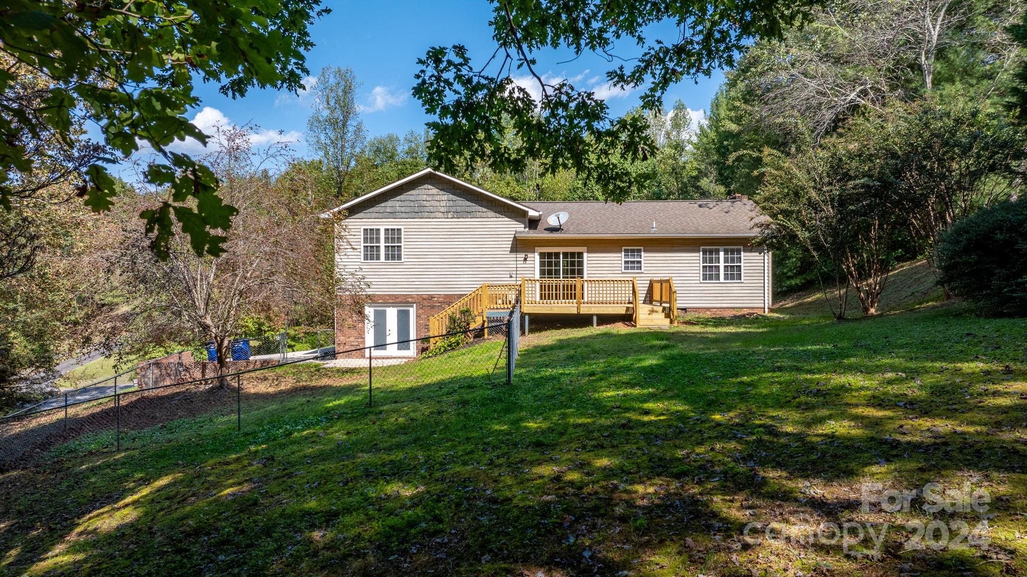 3511 Raintree Drive Hudson, NC 28638 - Photo 4 of 36 Gallery Image 4