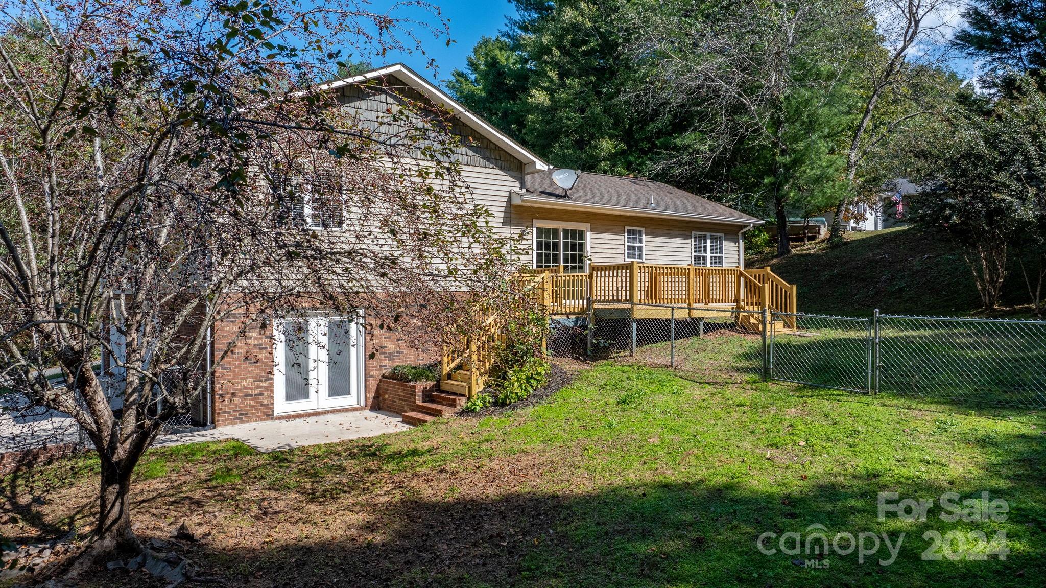 3511 Raintree Drive Hudson, NC 28638 - Photo 5 of 36 Gallery Image 5