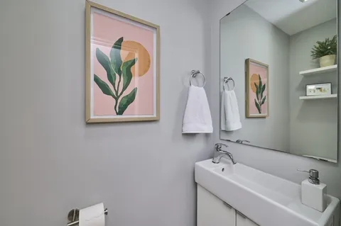 $1,125,000 | 213 Green Street, Unit 2, Cambridge, MA 02139