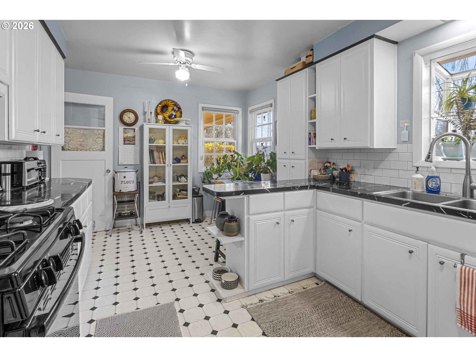 408 Southwest Chapman Street Sheridan, OR 97378 - Photo 13 of 47