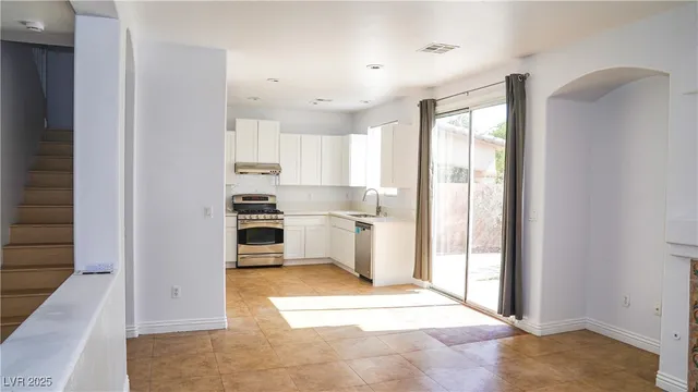 $2,100 | 8209 Violet Meadow Court, Las Vegas, NV 89117