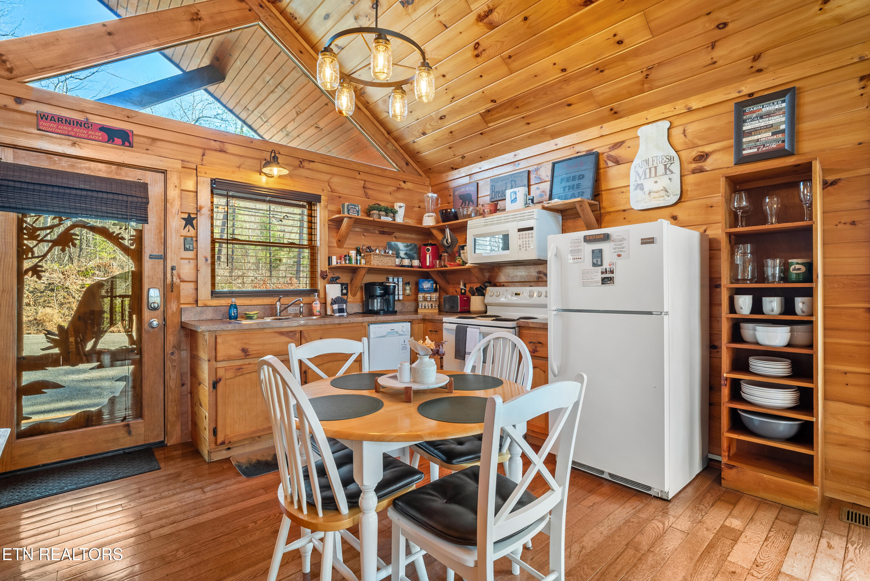 3290 Emerald Springs Loop Sevierville, TN 37862 - Photo 6 of 15 Image 06