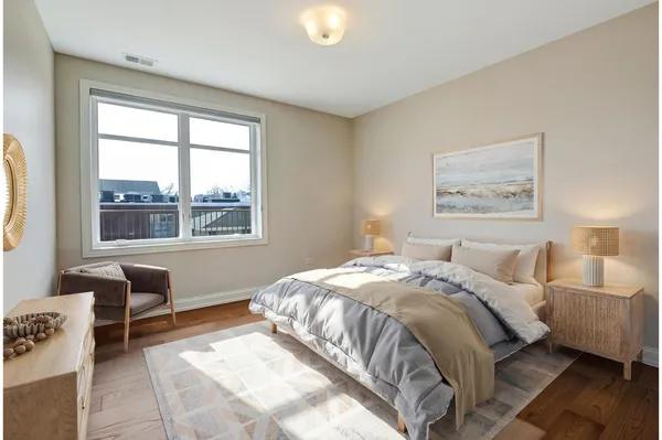 $1,200,000 | 4441 Wolf Road, Unit 206, Western Springs, IL 60558