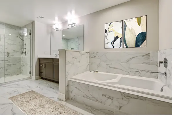 $1,200,000 | 4441 Wolf Road, Unit 206, Western Springs, IL 60558