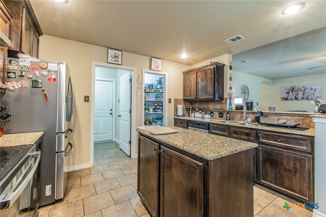 3902 Anvil Range Road Killeen, TX 76549 - Photo 6 of 33