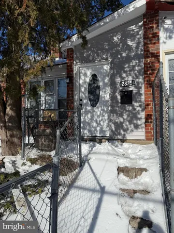 a view of a pathway of a house
