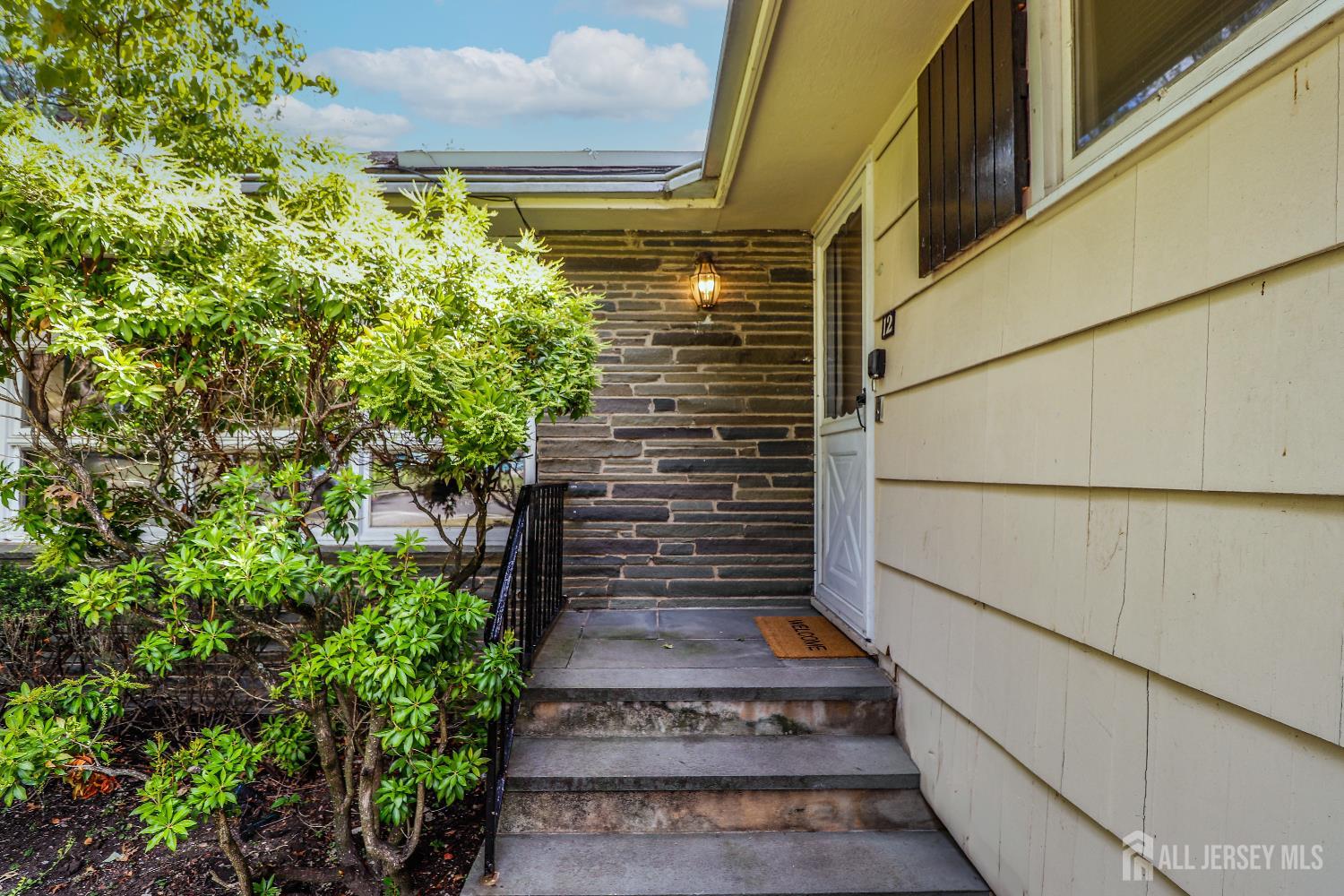 12 Buchanan Road Metuchen, NJ 08840 - Photo 5 of 42