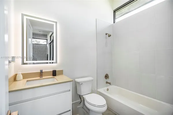 $3,285,000 | 11911 Northwest 2nd Street, Plantation, FL 33325